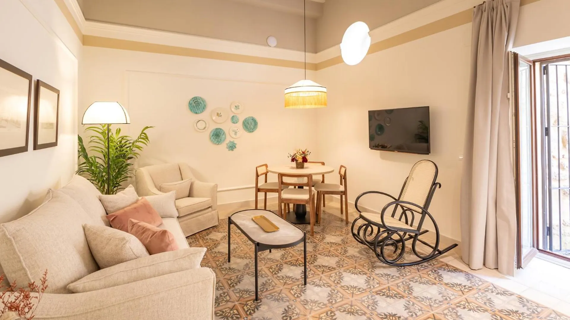 Aladro Apartamentos By Valcambre ヘレス 0*,  スペイン